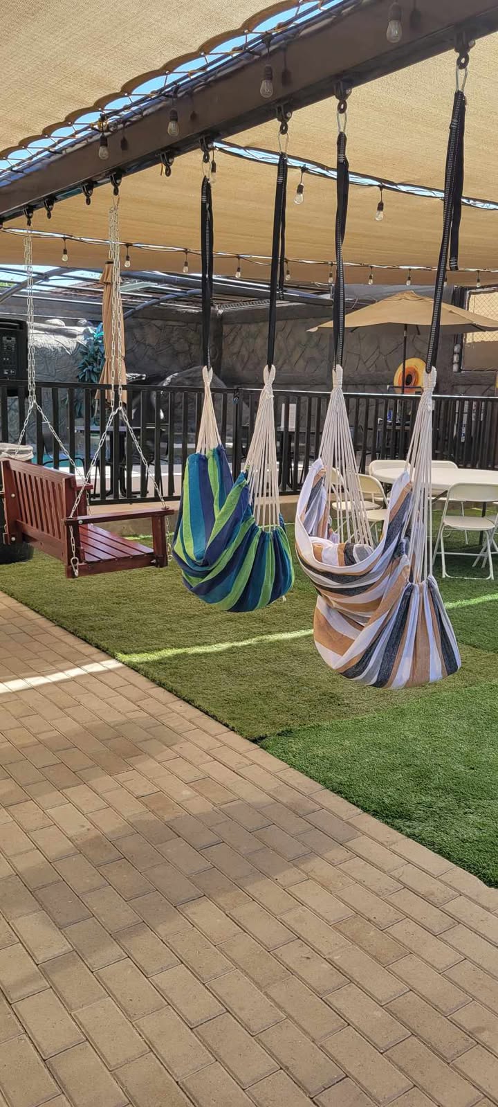 Hamacas colgantes en el jardín